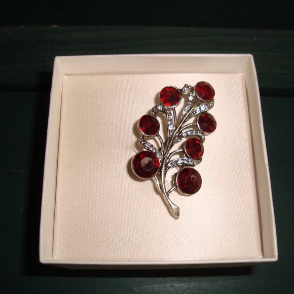 New Sarah B Studio Brooch Pin Red Silver Color - Picture 2 of 4
